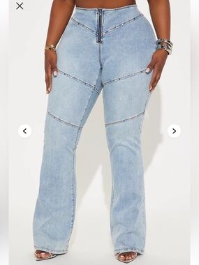 Fashion Nova Light Wash Embellished Seaming Low Rise Juniors Jean Size: 15 NWT